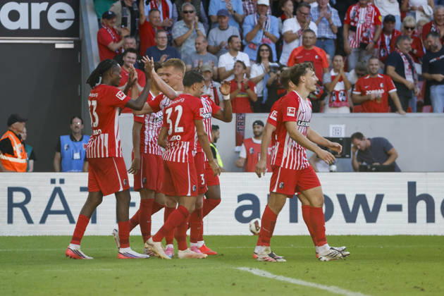 Torjubel SC Freiburg beim 5:0 durch Maximilian Eggestein (SC Freiburg, 08), Freude, Begeisterung, positive Emotionen, Torerfolg , Deutschland, Fussball, 1. Bundesliga, 3.Spieltag, 2026 2027, SC Freiburg vs. Borussia Mönchengladbach, 12.09.2026, Freiburg im Breisgau Europa-Park Stadion Deutschland Copyright: xGrantxHubbsx