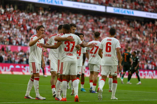 12.09.2026, GER, Fussball, Herren, Bundesliga , 1. Bundesliga, Saison 2026 2027, 1. FC Köln - SV Werder Bremen Linton Maina (1. FC Köln)Torjubel, jubelt mit seiner Mannschaft nach dem Treffer zum 1:0 Copyright: xSvenxHanischx
