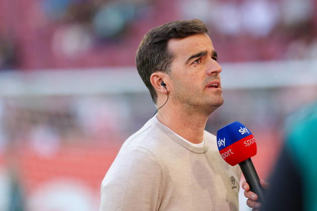 Carles Martinez (Bayer 04 Leverkusen, Chef-Trainer) beim Interview vor dem Spiel, GER, FC Augsburg vs. Bayer 04 Leverkusen, Fussball, Bundesliga, 3. Spieltag, Saison 2026 2027, 12.09.2026, DFL DFB REGULATIONS PROHIBIT ANY USE OF PHOTOGRAPHS as IMAGE SEQUENCES and or QUASI-VIDEO, GER, FC Augsburg vs. Bayer 04 Leverkusen, Fussball, Bundesliga, 3. Spieltag, Saison 2026 2027, 12.09.2026 Augsburg Copyright: xEibner-Pressefoto JennixMaulx EP_JML