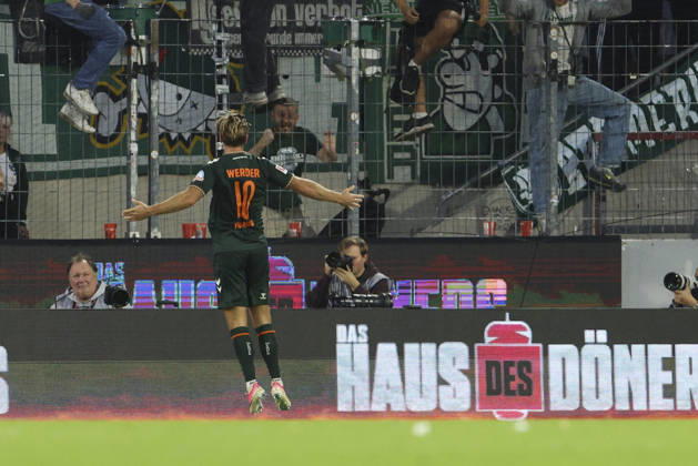 Niclas Fuellkrug (SV Werder Bremen) Torjubel, jubelt nach seinem Treffer zum 1:1 waehrend des Spiels der 1. Bundesliga zwischen 1. FC Koeln und SV Werder Bremen, RheinEnergieStadion am 12. September 2026 in Koeln, Deutschland. (Foto von Oliver Kaelke DeFodi Images) +++ Niclas Fuellkrug (SV Werder Bremen) celebrates after scoring his team s first goal during the Bundesliga match between 1. FC Koeln and SV Werder Bremen at RheinEnergieStadion on September 12, 2026 in Cologne, Germany. (Photo by Oliver Kaelke DeFodi Images) DFB DFL REGULATIONS PROHIBIT ANY USE OF PHOTOGRAPHS AS IMAGE SEQUENCES AND OR QUASI-VIDEO. (Photo by Oliver Kaelke DeFodi Images) -