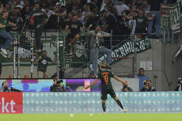 Niclas Fuellkrug (SV Werder Bremen) Torjubel, jubelt nach seinem Treffer zum 1:1 waehrend des Spiels der 1. Bundesliga zwischen 1. FC Koeln und SV Werder Bremen, RheinEnergieStadion am 12. September 2026 in Koeln, Deutschland. (Foto von Oliver Kaelke DeFodi Images) +++ Niclas Fuellkrug (SV Werder Bremen) celebrates after scoring his team s first goal during the Bundesliga match between 1. FC Koeln and SV Werder Bremen at RheinEnergieStadion on September 12, 2026 in Cologne, Germany. (Photo by Oliver Kaelke DeFodi Images) DFB DFL REGULATIONS PROHIBIT ANY USE OF PHOTOGRAPHS AS IMAGE SEQUENCES AND OR QUASI-VIDEO. (Photo by Oliver Kaelke DeFodi Images) -