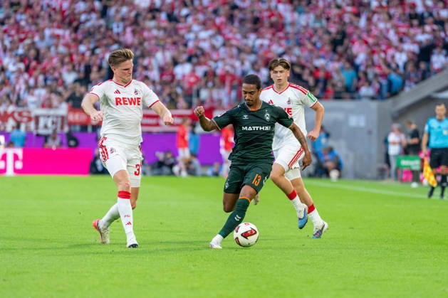 Marius Buelter (1.FC Koeln, 30) im Zweikampf mit Arthur (SV Werder Bremen, 13), Mikey Moore (1.FC Koeln, 47) 1.FC Köln vs. SV Werder Bremen, Fussball, Bundesliga, 3.Spieltag, Saison 2026 27, 12.09.2026, DFL REGULATIONS PROHIBIT ANY USE OF PHOTOGRAPHS AS IMAGE SEQUENCES AND OR QUASI-VIDEO, 1.FC Köln vs. SV Werder Bremen, Fussball, Bundesliga, 3.Spieltag, Saison 2026 27, 12.09.2026 Köln Copyright: xEibner-Pressefoto LukasxBaldygax EP_LBA