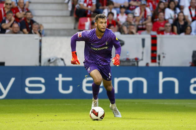 Mio Backhaus (SC Freiburg, 01) am Ball , Deutschland, Fussball, 1. Bundesliga, 3.Spieltag, 2026 2027, SC Freiburg vs. Borussia Mönchengladbach, 12.09.2026, Freiburg im Breisgau Europa-Park Stadion Deutschland Copyright: xGrantxHubbsx