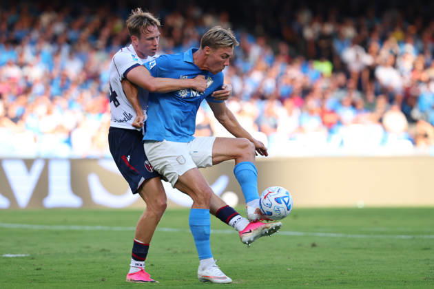 Napoli™s Rasmus Hojlund fights for the ball with Bologna s Torbjorn Heggem during the Serie A soccer match between Napoli and Bologna at the Diego Armando Maradona Stadium in Naples, southern italy - Sunday , September 13, 2026. - Soccer . Copyright: xAlessandroxGarofalo LaPressex