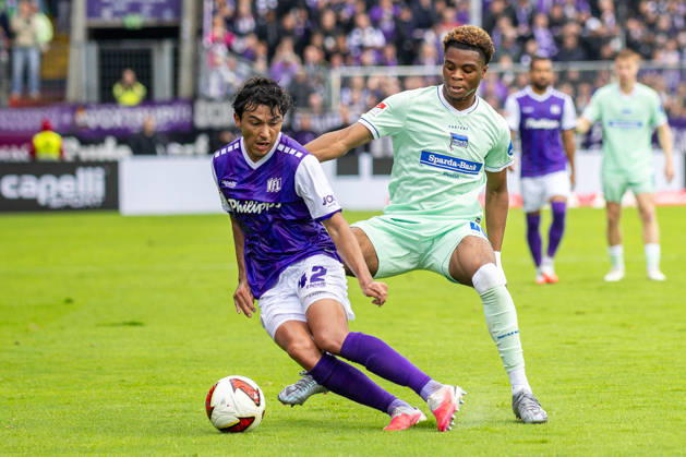 (L-R) Jonathan Gomez (VfL Osnabrueck, 42) im Zweikampf mit Farid Alfa-Ruprecht (Hertha BSC, 20) GER, VfL Osnabrueck vs. Hertha BSC, Fussball, 2. Bundesliga, 5. Spieltag, Spielzeit 2026 2027, 13.09.2026 DFL Regulations prohibit any use of photographers as image sequences and or quasi-video. GER, VfL Osnabrueck vs. Hertha BSC, Fussball, 2. Bundesliga, 5. Spieltag, Spielzeit 2026 2027, 13.09.2026 Osnabrueck Copyright: xEibner-Pressefoto JanxRollingerx EP_JSK