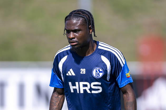 15.09.2026, Fussball, Training des FC Schalke 04. Junior Dina Ebimbe (FC Schalke 04). Gelsenkirchen Trainingsgelände FC Schalke 04 NRW Deutschland xRHR-FOTO YYx Copyright: RHR-FOTOx RHR-FOTO YY