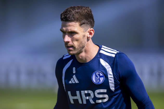 15.09.2026, Fussball, Training des FC Schalke 04. Robin Gosens (FC Schalke 04). Gelsenkirchen Trainingsgelände FC Schalke 04 NRW Deutschland xRHR-FOTO YYx Copyright: RHR-FOTOx RHR-FOTO YY