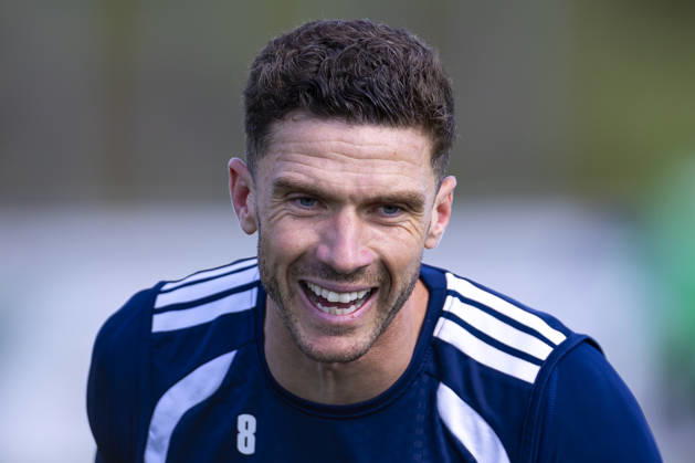 15.09.2026, Fussball, Training des FC Schalke 04. Robin Gosens (FC Schalke 04) lacht. Gelsenkirchen Trainingsgelände FC Schalke 04 NRW Deutschland xRHR-FOTO YYx Copyright: RHR-FOTOx RHR-FOTO YY