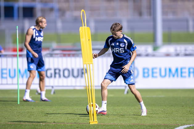 15.09.2026, Fussball, Training des FC Schalke 04. Luca Vozar (FC Schalke 04). Gelsenkirchen Trainingsgelände FC Schalke 04 NRW Deutschland xRHR-FOTO YYx Copyright: RHR-FOTOx RHR-FOTO YY