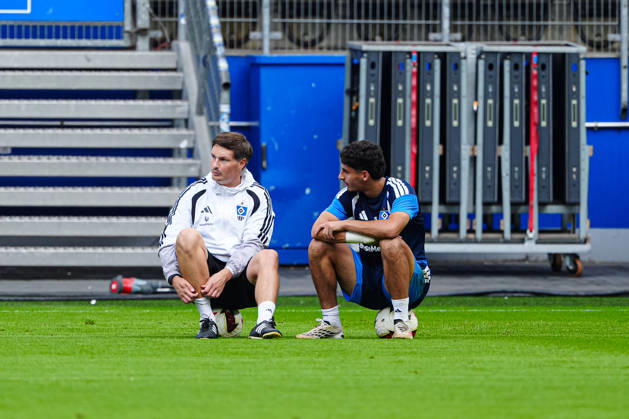 Merlin Polzin (Hamburger SV, Trainer), Martin Adeline (Hamburger SV, 05) GER, Training Hamburger SV, Fussball, 1. Bundesliga, Saison 2026 2027, 15.09.2026 GER, Training Hamburger SV, Fussball, 1. Bundesliga, Saison 2026 2027, 15.09.2026 Hamburg Copyright: xEibner-Pressefoto MarcelxvonxFehrnx EP_MFN