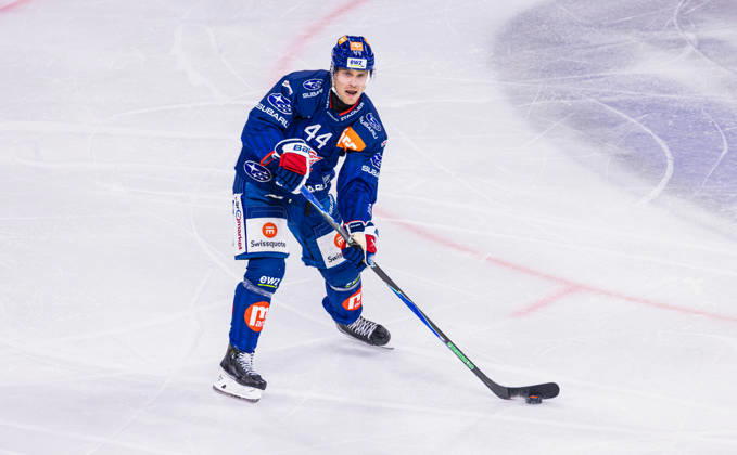 Ice hockey, Eishockey National League Regular Season - ZSC Lions vs. SC Ber Zurich, Switzerland, 15th Sep 2026: 44 Mikko Lehtonen, defender ZSC Lions with the puck. Copyright: xAndreasxHaasx