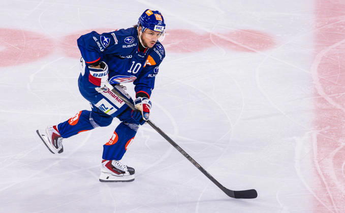 Ice hockey, Eishockey National League Regular Season - ZSC Lions vs. SC Ber Zurich, Switzerland, 15th Sep 2026: 10 Sven Andrighetto, forward ZSC Lions with the puck. Copyright: xAndreasxHaasx