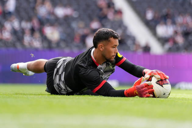 Mio Backhaus (SC Freiburg, 01) am Ball, Deutschland, Fussball, 1. Bundesliga, 4.Spieltag, 2026 2027, Eintracht Frankfurt vs. SC Freiburg, 19.09.2026, Deutsche Bank Park, Frankfurt Frankfurt Deutsche Bank Park Hessen Deutschland Copyright: xArnexAmbergx
