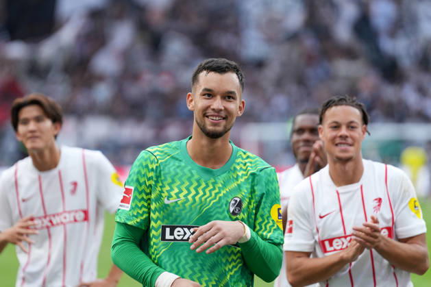 Mio Backhaus (SC Freiburg, 01) , Deutschland, Fussball, 1. Bundesliga, 4.Spieltag, 2026 2027, Eintracht Frankfurt vs. SC Freiburg, 19.09.2026, Deutsche Bank Park, Frankfurt Frankfurt Deutsche Bank Park Hessen Deutschland Copyright: xArnexAmbergx