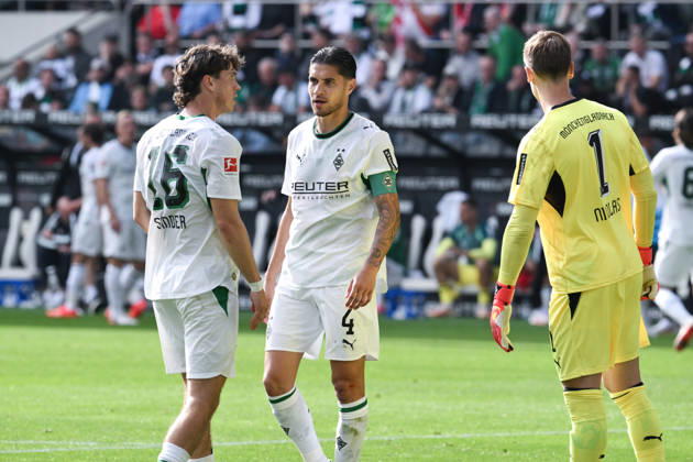 Philipp Sander (Borussia Moenchengladbach), Kevin Diks (Borussia Moenchengladbach), Torwart Moritz Nicolas (Borussia Moenchengladbach), v.li. 19.09.2026, Fussball 1. Bundesliga, Saison 2026 2027, 4. Spieltag, Borussia Mönchengladbach - 1. FSV Mainz 05 3:4 DFL regulations prohibit any use of photographs as image sequences and or quasi-video Moenchengladbach Ista-Borussia-Park Nordrhein Westfalen Deutschland