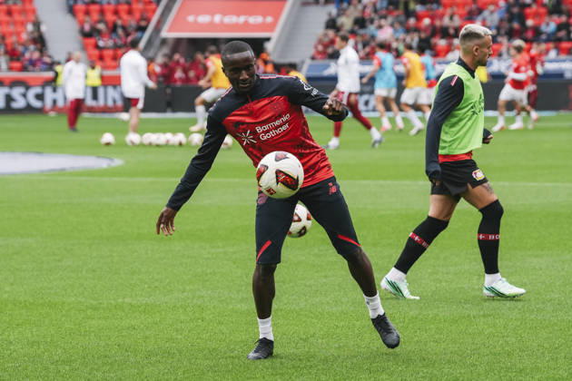 20.09.2026, xjmrgnx, Fussball 1.Bundesliga, Bayer 04 Leverkusen - RB Leipzig v.l. Moussa Diaby (19, Leverkusen) während dem Aufwärmen mit Blick auf den Ball (DFL DFB REGULATIONS PROHIBIT ANY USE OF PHOTOGRAPHS as IMAGE SEQUENCES and or QUASI-VIDEO) Leverkusen