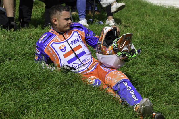 FIM Long Track of Nations 2026 Romano Hummel (14) of the Netherlands has a moment before his first heat during the FIM Long Track of Nations 2026 at the Speed Centre Roden in the Netherlands on September 20, 2026. Roden Drenthe Netherlands  Copyright: xMIxNewsx originalFilename:fletcher-fimlongt260920_npVWC.jpg