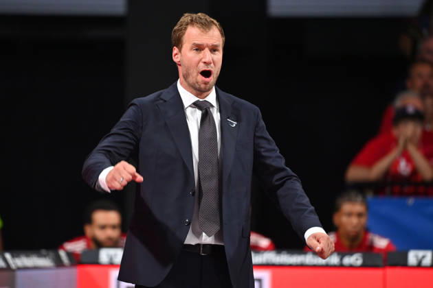 Trainer Anton GAVEL (FCB), Gestik,gibt Anweisungen, Einzelbild,angeschnittenes Einzelmotiv,Halbfigur,halbe Figur. Basketball BBL,Saison 2026 2027 FC Bayern Muenchen-Bamberg Baskets am 20.09.2026, BMW Park
