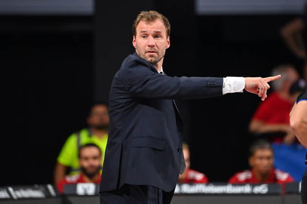 Trainer Anton GAVEL (FCB), Gestik,gibt Anweisungen, Einzelbild,angeschnittenes Einzelmotiv,Halbfigur,halbe Figur. Basketball BBL,Saison 2026 2027 FC Bayern Muenchen-Bamberg Baskets am 20.09.2026, BMW Park