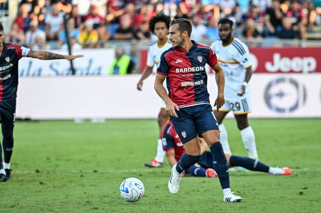 IPA88904918 - Harry Winks of Cagliari Calcio during the Cagliari Calcio vs. US Lecce Italian Serie A soccer match in Cagliari, Italy, on September 7, 2026  Copyright: xLuigixCanu IPAxSportx xx IPA88904918