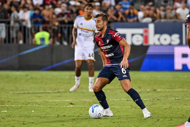 IPA88905568 - Harry Winks of Cagliari Calcio during the Cagliari Calcio vs. US Lecce Italian Serie A soccer match in Cagliari, Italy, on September 7, 2026  Copyright: xLuigixCanu IPAxSportx xx IPA88905568