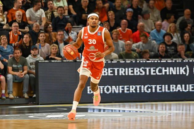 Nelson Weidemann (RASTA Vechta, 30) am Ball RASTA Vechta vs. Bamberg Baskets, easyCredit Basketball Bundesliga, 2. Spieltag, Saison 2026 2027, 24.09.2026, RASTA Vechta vs. Bamberg Baskets, easyCredit Basketball Bundesliga, 2. Spieltag, Saison 2026 2027, 24.09.2026 Vechta Copyright: xEibner-Pressefoto RobertxGertzenx EP_RGN