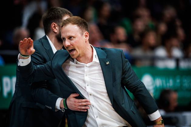 Jacques Schneider (Headcoach Gladiators Trier) an der Seitenlinie, Emotionen, Geste, Gestik, Mimik, Freisteller, Portrait Vet Concept Gladiators Trier vs Telekom Baskets Bonn, Basketball, easyCredit BBL, 2. Spieltag, Saison 2026 2027, 25.09.2026 Vet Concept Gladiators Trier vs Telekom Baskets Bonn, Basketball, easyCredit BBL, 2. Spieltag, Saison 2026 2027, 25.09.2026 Copyright: xEibnerxPressefotox EP_ANS