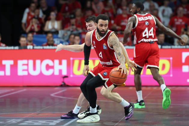 Duane Washington Jr. (FC Bayern Basketball, 04) mit Jonas Mattisseck (Alba Berlin, 09), GER, FC Bayern Basketball vs. Alba Berlin, Basketball, easycredit Basketball Bundesliga, 23.Spieltag, Saison 2026 2027, 26.09.2026, GER, FC Bayern Basketball vs. Alba Berlin, Basketball, easycredit Basketball Bundesliga, 23.Spieltag, Saison 2026 2027, 26.09.2026 Muenchen Copyright: xEibner-Pressefoto JennixMaulx EP_JML