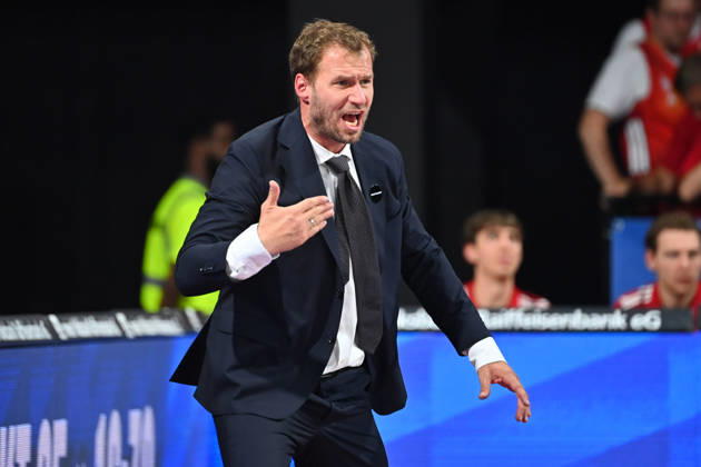 Trainer Anton GAVEL (FCB), Gestik,gibt Anweisungen, Einzelbild,angeschnittenes Einzelmotiv,Halbfigur,halbe Figur. Basketball BBL,Saison 2026 2027 FC Bayern Muenchen-Alba Berlin am 26.09.2026, BMW Park