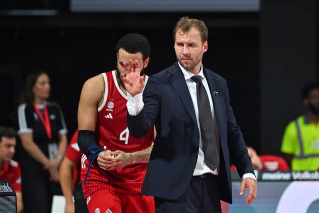 Trainer Anton GAVEL (FCB), Gestik,gibt Anweisungen, ,Einzelbild,angeschnittenes Einzelmotiv, Halbfigur,halbe Figur. Basketball BBL,Saison 2026 2027 FC Bayern Muenchen-Alba Berlin am 26.09.2026, BMW Park