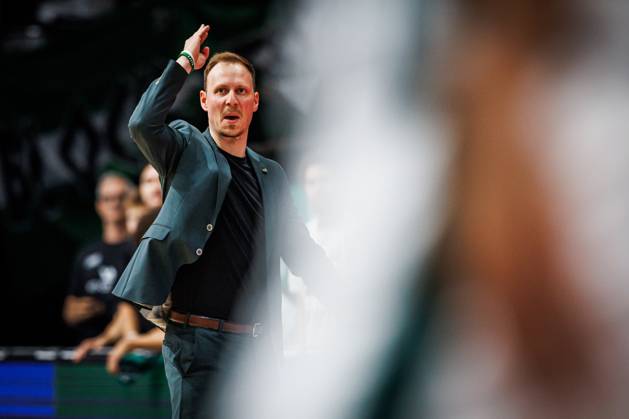 Jacques Schneider (Headcoach Gladiators Trier) an der Seitenlinie, Emotionen, Geste, Gestik, Mimik, Freisteller, Portrait Vet Concept Gladiators Trier vs Science City Jena, Basketball, easyCredit BBL, 2. Spieltag, Saison 2026 2027, 27.09.2026 Vet Concept Gladiators Trier vs Science City Jena, Basketball, easyCredit BBL, 2. Spieltag, Saison 2026 2027, 27.09.2026 Copyright: xEibnerxPressefotox EP_ANS