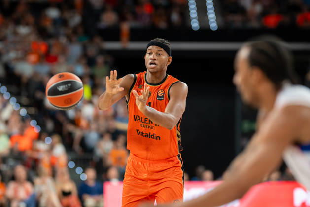 EuroLeague Round 2 match between Valencia Basket and of Kosner Baskonia Vitoria Gasteiz Jasiel Rivero of Valencia Basket seen in action during the EuroLeague Round 2 match between Valencia Basket and of Kosner Baskonia Vitoria Gasteiz at Roig Arena , (Valencia ) on September 29, 2025. Copyright: xVicentexVidalxFernandezx