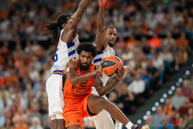 EuroLeague Round 2 match between Valencia Basket and of Kosner Baskonia Vitoria Gasteiz Armoni Brooks of Valencia Basket seen in action during the EuroLeague Round 2 match between Valencia Basket and of Kosner Baskonia Vitoria Gasteiz at Roig Arena , (Valencia ) on September 29, 2025. Copyright: xVicentexVidalxFernandezx