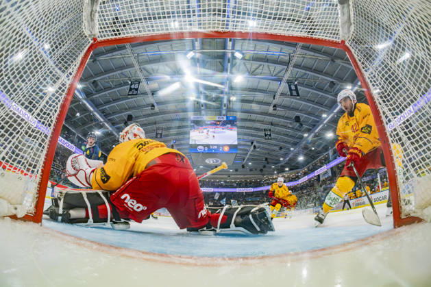 01 10 2026, Quinto, Gottardo Arena, NL: HC Ambrì-Piotta v SCL Tigers: 39 goalkeeper Luca Boltshauser (Tigers) in action Quinto Gottardo Arena Ticino Switzerland Copyright: xJustPictures.ch JarixPestelaccix jp-en-JaPe-_DSC9425