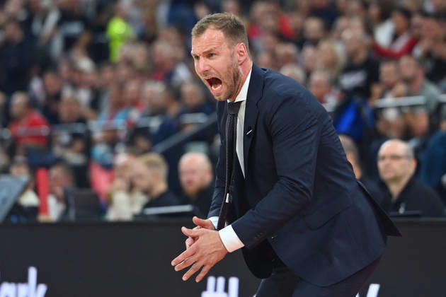 Trainer Anton GAVEL (FCB), Gestik,gibt Anweisungen, Einzelbild,angeschnittenes Einzelmotiv,Halbfigur,halbe Figur, Basketball Euro League,Saison 2026 2027, FC Bayern Muenchen - Partizan Belgrad am 02.10.2026 , S A P G A R D EN