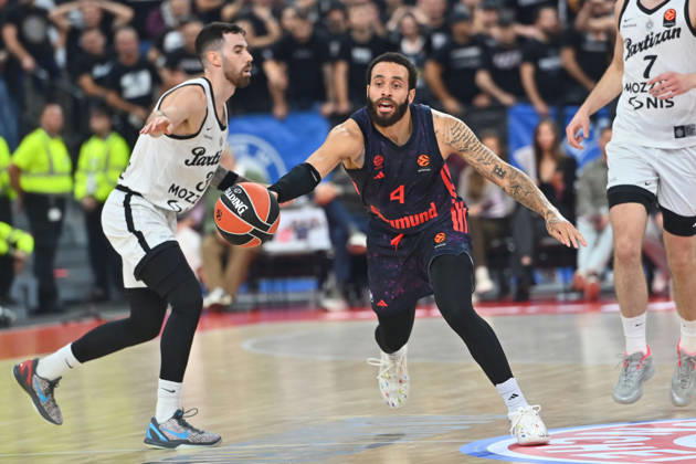 Duane WASHINGTON JR. (FCB), Aktion,Zweikampf. Basketball Euro League,Saison 2026 2027, FC Bayern Muenchen - Partizan Belgrad am 02.10.2026 , S A P G A R D EN