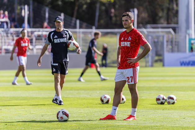 KOELN, GERMANY - OCTOBER 3, 2026: Thijs Dallinga (1. FC Köln, 27) during the warm up before the friendly match between FC Viktoria Köln vs. 1. FC Köln at the Sportpark Hoehenberg on October 3, 2026 in Koeln, Germany. DFL REGULATIONS PROHIBIT ANY USE OF PHOTOGRAPHS AS IMAGE SEQUENCES AND OR QUASI-VIDEO. Nordrhein-Westfalen Germany Copyright: xLeahxKohringx