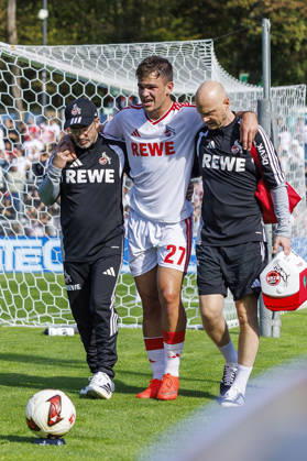 KOELN, GERMANY - OCTOBER 3, 2026: Thijs Dallinga (1. FC Köln, 27) injured himself during the friendly match between FC Viktoria Köln vs. 1. FC Köln at the Sportpark Hoehenberg on October 3, 2026 in Koeln, Germany. DFL REGULATIONS PROHIBIT ANY USE OF PHOTOGRAPHS AS IMAGE SEQUENCES AND OR QUASI-VIDEO. Nordrhein-Westfalen Germany Copyright: xLeahxKohringx