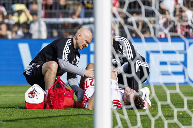 KOELN, GERMANY - OCTOBER 3, 2026: Thijs Dallinga (1. FC Köln, 27) injured himself during the friendly match between FC Viktoria Köln vs. 1. FC Köln at the Sportpark Hoehenberg on October 3, 2026 in Koeln, Germany. DFL REGULATIONS PROHIBIT ANY USE OF PHOTOGRAPHS AS IMAGE SEQUENCES AND OR QUASI-VIDEO. Nordrhein-Westfalen Germany Copyright: xLeahxKohringx