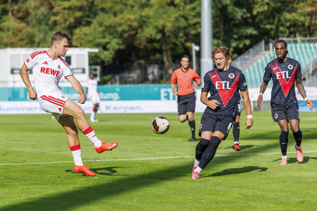 KOELN, GERMANY - OCTOBER 3, 2026: Thijs Dallinga (1. FC Köln, 27) and Tobias Eisenhuth (FC Viktoria Köln, 6) during the friendly match between FC Viktoria Köln vs. 1. FC Köln at the Sportpark Hoehenberg on October 3, 2026 in Koeln, Germany. DFL REGULATIONS PROHIBIT ANY USE OF PHOTOGRAPHS AS IMAGE SEQUENCES AND OR QUASI-VIDEO. Nordrhein-Westfalen Germany Copyright: xLeahxKohringx