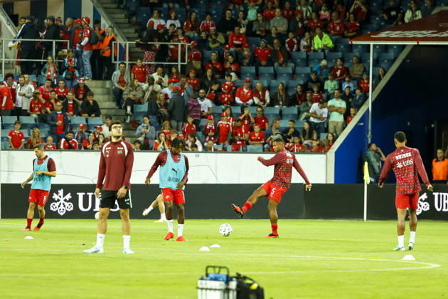Schweiz beim Aufwärmen vor Spielbeginn , Schweiz, UEFA , Nations League, Matchday 3, Schweiz vs. Slowenien, 03.10.2026, Luzern Swissporarena Schweiz Copyright: xGrantxHubbsx