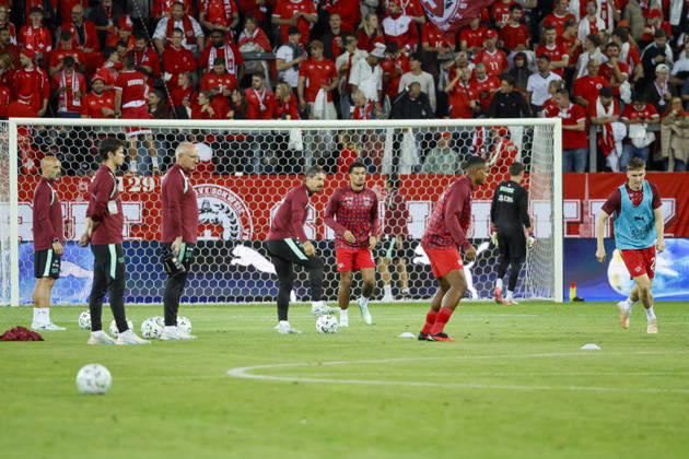 Schweiz beim Aufwärmen vor Spielbeginn , Schweiz, UEFA , Nations League, Matchday 3, Schweiz vs. Slowenien, 03.10.2026, Luzern Swissporarena Schweiz Copyright: xGrantxHubbsx