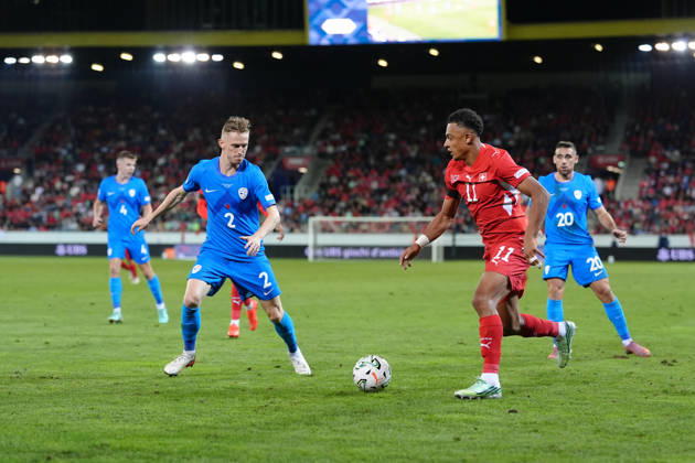 Luzern, Switzerland - October 03: Dan Ndoye (11 SUI) against Zan Karnicnik (2 SLO) during the UEFA Nations League match between Switzerland and Slovenia at thermoplan arena on October 03, 2026 in Luzern, Switzerland. Copyright: xKjetilxWaberx xSPPx Sportspressphoto_SPR244836