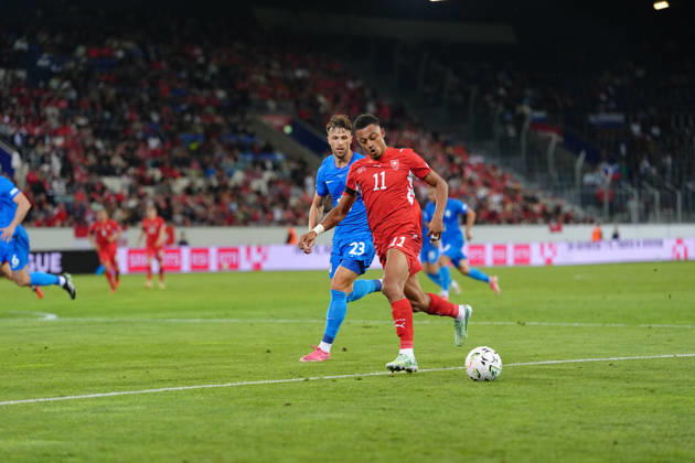 Luzern, Switzerland - October 03: Dan Ndoye (11 SUI) against David Brekalo (23 SLO) during the UEFA Nations League match between Switzerland and Slovenia at thermoplan arena on October 03, 2026 in Luzern, Switzerland. Copyright: xKjetilxWaberx xSPPx Sportspressphoto_SPR244857