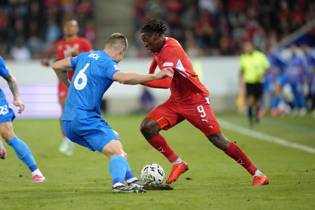 Luzern, Switzerland - October 03: Johan Manzambi (9 SUI) in duel with Jaka Bijol (6 SLO) during the UEFA Nations League match between Switzerland and Slovenia at thermoplan arena on October 03, 2026 in Luzern, Switzerland. Copyright: xKjetilxWaberx xSPPx Sportspressphoto_SPR244871