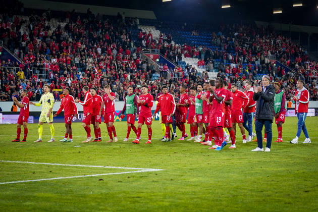 Fussball UEFA Nations League 2026 - 2027, 3. Spieltag - Schweiz vs Slowenien - Thermoplan Arena (Luzern): Freude, Emotionen, Jubel bei dem Schweizer Team und den Fans nach dem 2:1 Heimsieg. Copyright: xJOERANxSTEINSIEKx