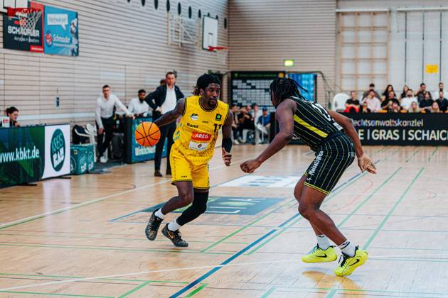 Tyrel Morgan (Kreisbau Kirchheim Knights, 11) Jakub Krucky (Medikamente per Klick Bayreuth, 26) GER, Kreisbau Kirchheim Knights vs. Medikamente per Klick Bayreuth, Barmer 2. Basketball Bundesliga, 3. Spieltag, Saison 2026 2027, 04.10.2026 GER, Kreisbau Kirchheim Knights vs. Medikamente per Klick Bayreuth, Barmer 2. Basketball Bundesliga, 3. Spieltag, Saison 2026 2027, 04.10.2026 Kirchheim u. Teck Copyright: xEibner-Pressefoto NinaxSanderx EP_NSR