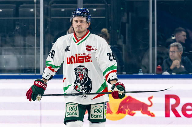 Alexander Blank (Augsburger Panther, 26) beim Warmup GER, EHC Red Bull Muenchen vs. Augsburger Panther, DEL, Saison 2026 2027, 6. Spieltag, 04.10.2026. Foto: HMB Media Heike Feiner Copyright: HMBxMedia HeikexFeiner