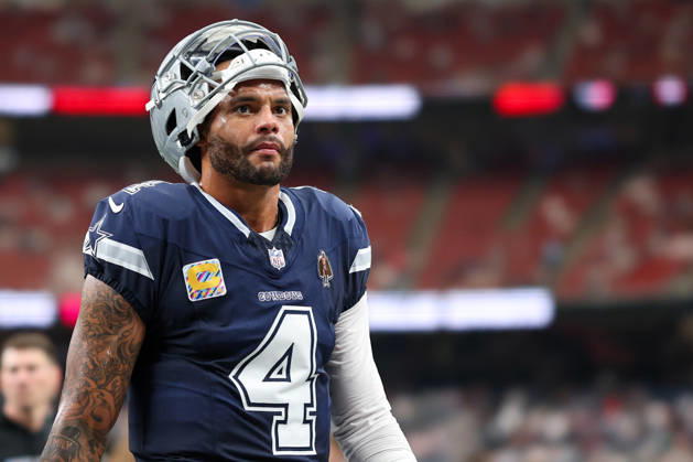 HOUSTON, TX - OCTOBER 04: Quarterback Dak Prescott 4 of the Dallas Cowboys walks off the field after warmups ahead of the NFL, American Football Herren, USA football game between the Houston Texans and Dallas Cowboys on October 4, 2026, at Reliant Stadium in Houston, TX. (Photo by David Buono Icon Sportswire) NFL: OCT 04 Cowboys at Texans EDITORIAL USE ONLY Icon241004002