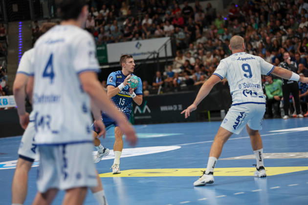 Simone Mengon (TVB Stuttgart, 15) GER, TVB Stuttgart vs. TBV Lemgo Lippe, Handball, Opel Handball-Bundesliga, 6. Spieltag, Spielzeit 2026 2027, 04.10.2026 GER, TVB Stuttgart vs. TBV Lemgo Lippe, Handball, Opel Handball-Bundesliga, 6. Spieltag, Spielzeit 2026 2027, 04.10.2026 Stuttgart Copyright: xEibner-Pressefoto SoerenxHerwegx EP_SHG
